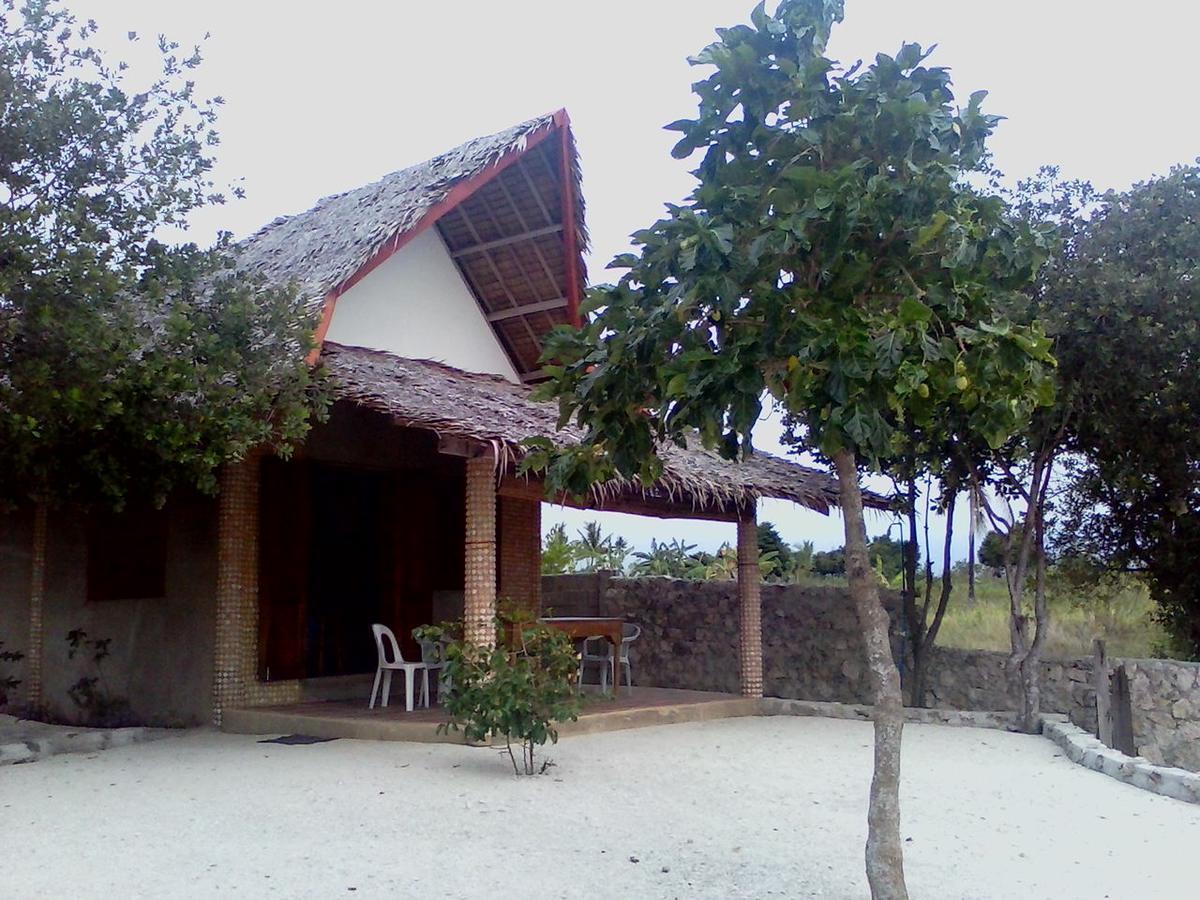 Moalboal T Breeze Coastal Resort Exterior foto